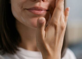 Секрети ідеального догляду за шкірою в спеку