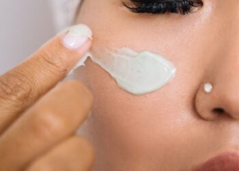 Що буде зі шкірою, якщо використовувати крем не за віком