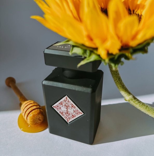 Супер стійкі жіночі аромати з кілометровим шлейфом