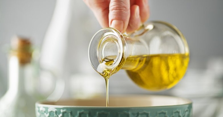 Три вида масла, которые запрещено лить на сковороду: на них нельзя жарить