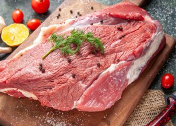 В эти товары добавляют клей: список продуктов, где он встречается чаще всего