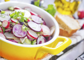 В этом салате всего два основных ингредиента, а вкус невероятный: “Дачная” закуска (РЕЦЕПТ)