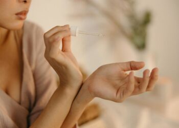 Вас почують: 6 місць на тілі, куди варто наносити парфуми