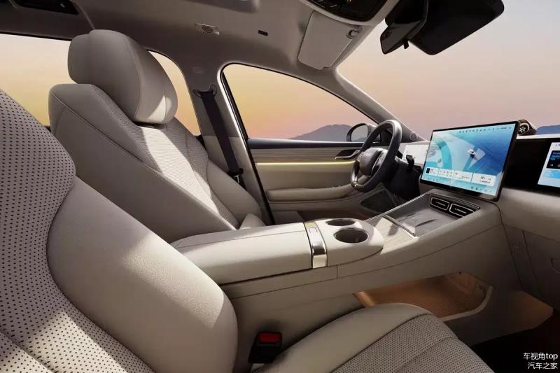 Exeed показав новий кросовер Exlantix E05, що нагадує Porsche Macan