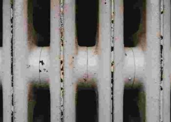 Іржа псує батарею: як відчистити її без агресивної хімії