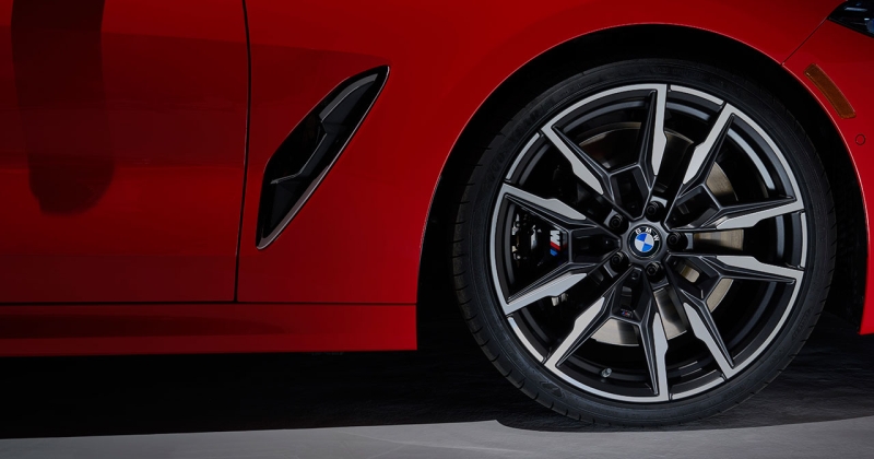 BMW прощається з 8-ю серією обмеженим виданням M850i Edition M Heritage у кольорах E31