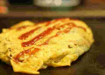 Чому омлет виходить схожим на гуму: поширені помилки, які ви допускаєте