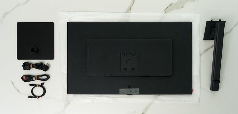 "5 дюймів змінюють усе": Samsung представила перший у світі 37&Prime; 4K-монітор