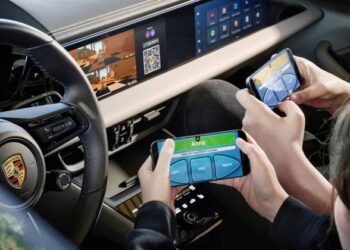 Porsche Macan Electric тепер може самостійно паркуватися і бути ігровим клубом