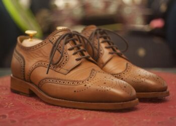 А ви знали, навіщо на чоловічих туфлях броги роблять ці дивні ненаскрізні дірочки?