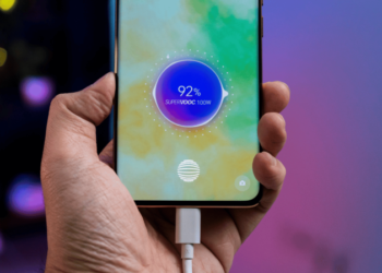 Помилки під час заряджання, які “вбивають” батарею смартфона