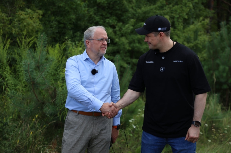 Київстар протестував Starlink Direct to Cell: перше SMS супутником — «Слава Україні!»