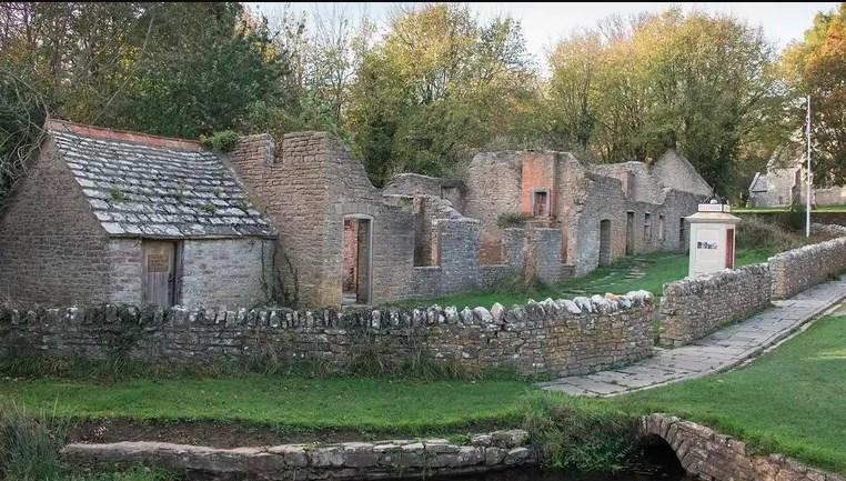 Як із фільмів жахів: названо 4 наймоторошніші покинуті села Європи (фото)