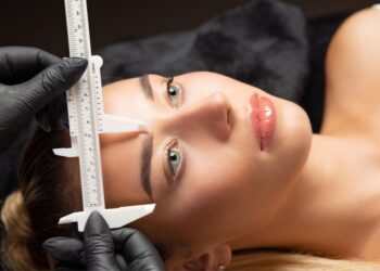 Як підібрати форму брів під тип обличчя — інструкція для тих, хто зовсім зневірився