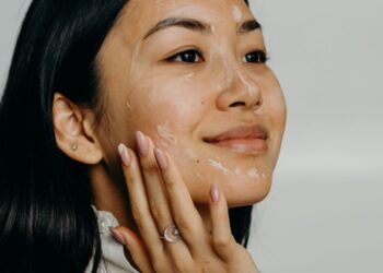 Як з однієї картоплі приготувати маску для обличчя і волосся