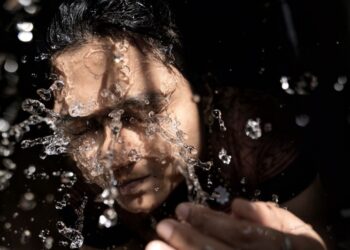 Яку користь приносить вмивання газованою водою для шкіри