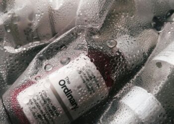 Навіщо вам потрібен м’який пілінг і як вибрати кислоти та ензими