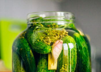 Только этот способ делает банки кристально чистыми без химии: уберет даже устаревшую грязь