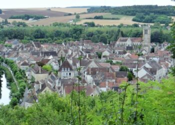 У Франції знаходиться мальовниче село, яке ніби переносить на декілька століть назад