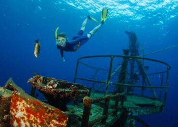 У Китаї чоловік прожив 5 днів під водою, заблукавши під час дайвінгу, – ЗМІ