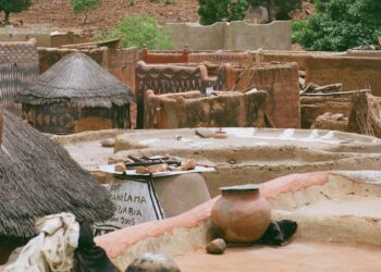 В одній з країн Африки руйнуються унікальні будинки через загрозу зміни клімату, – ЗМІ