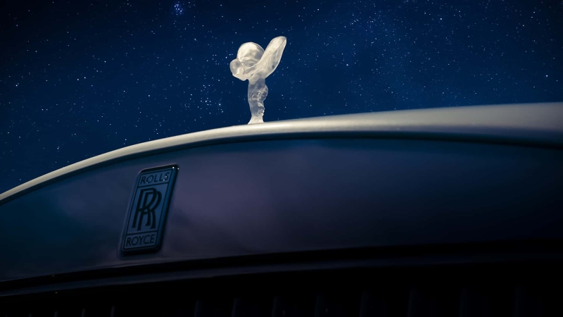 Rolls-Royce Cullinan Cosmos: стелю позашляховика перетворили на витвір мистецтва