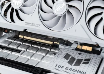 ASUS демонструє новий стандарт передачі енергії через PCIe: 250 Вт без кабелю і додаткових роз’ємів