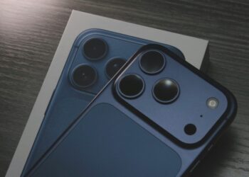 Apple пояснила, як позбутися подряпин на нових iPhone 17