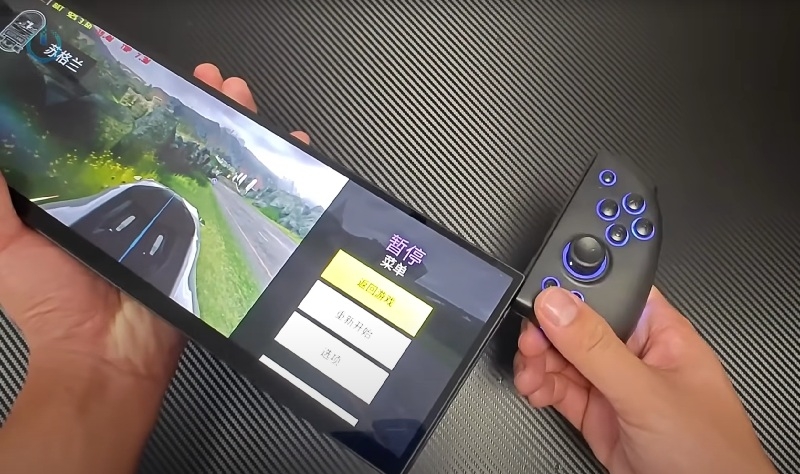 Може бути й так: ентузіаст створив портативну консоль зі співвідношенням сторін 32:9 - і це має цікавий вигляд