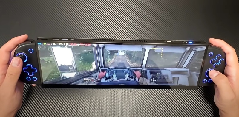 Може бути й так: ентузіаст створив портативну консоль зі співвідношенням сторін 32:9 - і це має цікавий вигляд