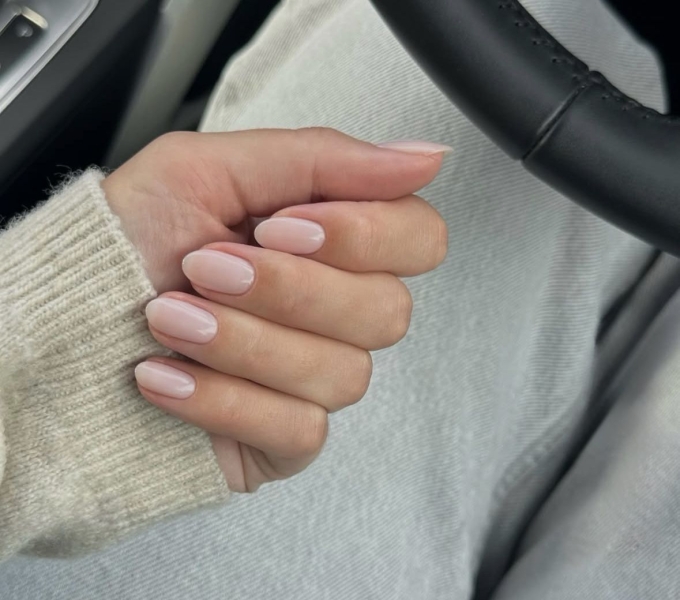 3 варіанти нюдового манікюру, які ніколи не вийдуть з моди