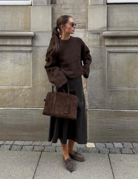 5 головних відтінків осені-2025, які варто додати в гардероб