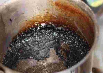 Пригоріле варення – не біда: як відчистити посуд і не знищити його