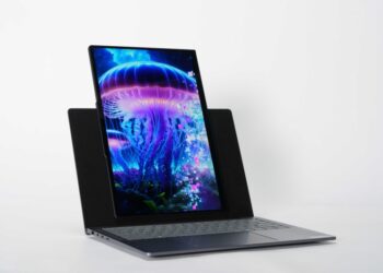 Lenovo Project Pivo: навіть у ноутбука йде обертом голова