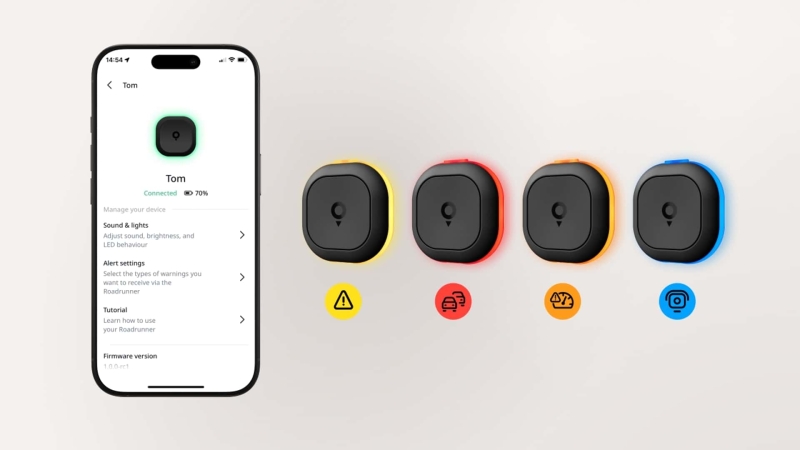 Дисплей не потрібен: TomTom представила компактного помічника водія Tom
