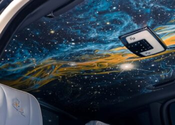 Rolls-Royce Cullinan Cosmos: стелю позашляховика перетворили на витвір мистецтва