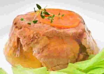 Ідеальний момент: коли та як правильно солити холодець