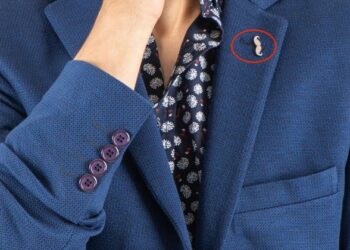 А чи здогадувалися ви, чому у деяких піджаків є петля на лівому лацкані?