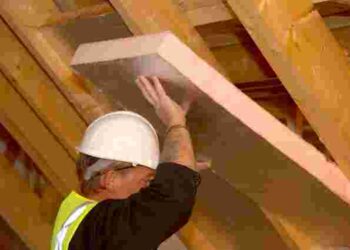 Не витрачайте зайві гроші: чим можна бюджетно утеплити дах будинку