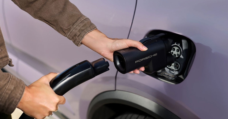 Американські версії електромобілів Audi і Porsche отримали доступ до мережі Tesla Supercharger