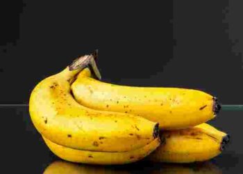 Знадобиться лише скотч: як уповільнити дозрівання бананів