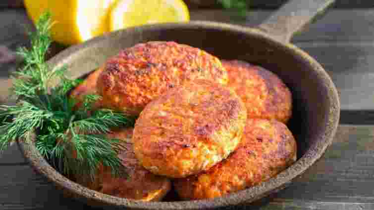 Додайте лише один інгредієнт: що допоможе котлетам тримати форму і не розвалюватися