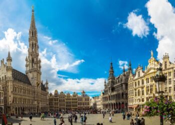 Банди, наркотики, зброя: названо 10 найнебезпечніших столиць Європи