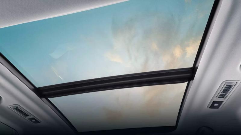 Toyota Highlander у Китаї отримав великий дисплей і повністю сенсорне керування клімат-контролем