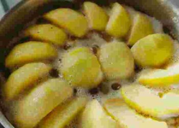 Не втратить смакові якості: як довго можна зберігати сиру і приготовлену картоплю