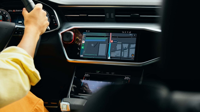 Дисплей не потрібен: TomTom представила компактного помічника водія Tom