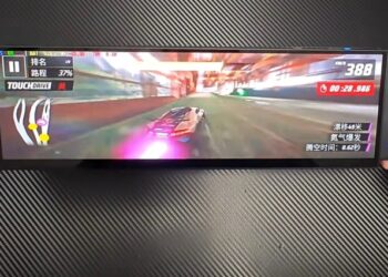 Може бути й так: ентузіаст створив портативну консоль зі співвідношенням сторін 32:9 – і це має цікавий вигляд