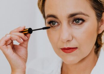 Дві підлі помилки з тушшю, які старять погляд і зводять нанівець увесь макіяж