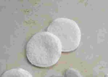 Допоможуть у побуті: 6 неочікуваних способів використання ватних дисків