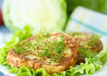 Из этого дешевого продукта котлеты получаются не хуже мясных: сытно, вкусно, экономно (РЕЦЕПТ)